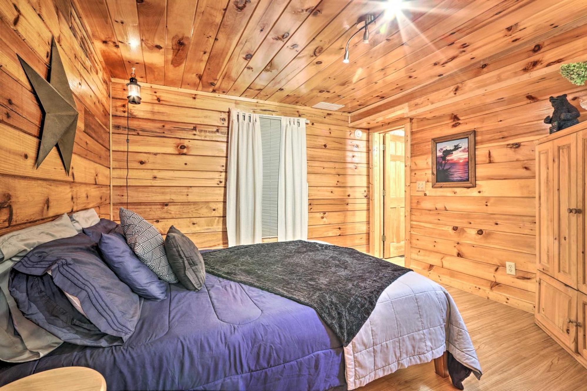 Cozy Mountain In Perfect Location * Sevierville