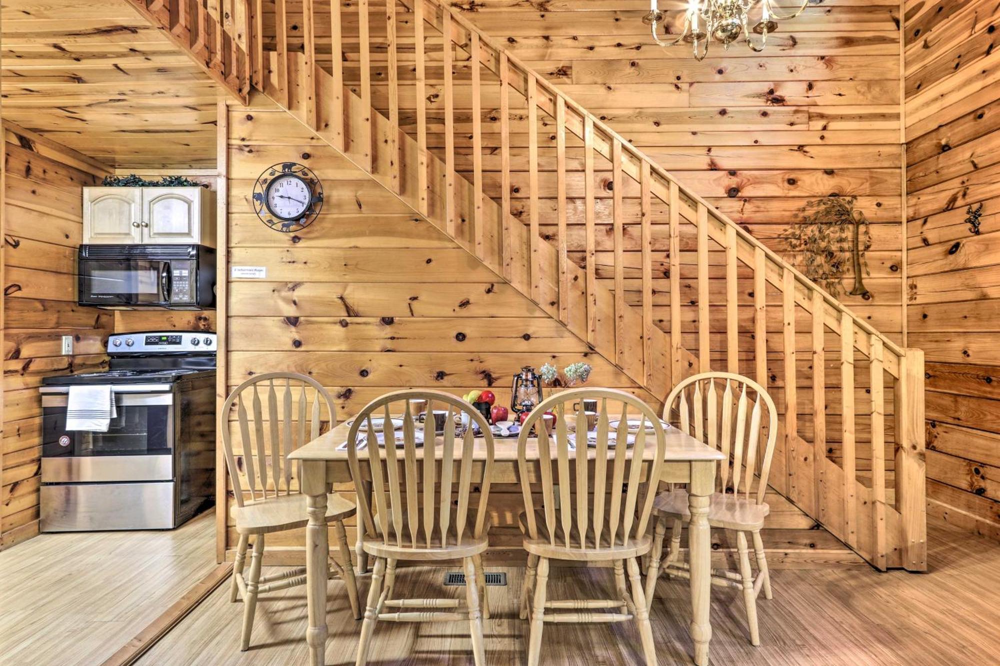Cozy Mountain In Perfect Location Holiday home Sevierville